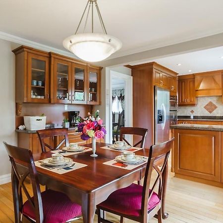 Beautiful Home 4 Bed, 3 Bath, Garage, Backyard! Mississauga Luaran gambar