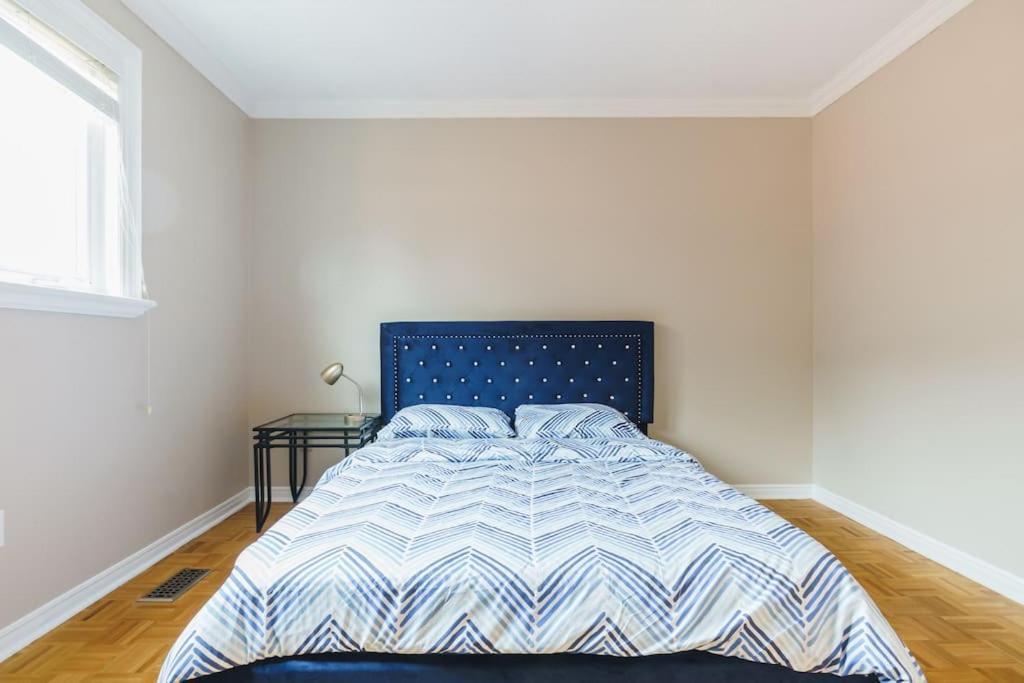 Beautiful Home 4 Bed, 3 Bath, Garage, Backyard! Mississauga Luaran gambar