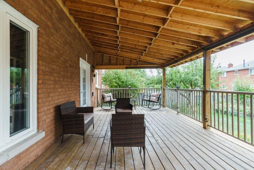 Beautiful Home 4 Bed, 3 Bath, Garage, Backyard! Mississauga Luaran gambar