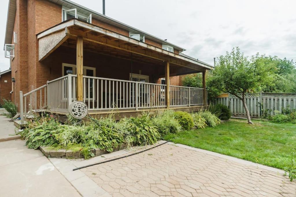 Beautiful Home 4 Bed, 3 Bath, Garage, Backyard! Mississauga Luaran gambar